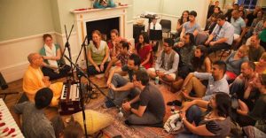 canticos kirtan